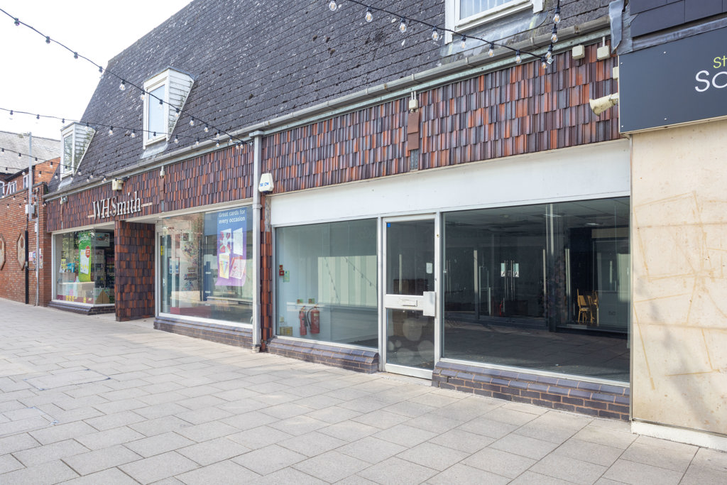 Unit 31, No.16 St Andrews Square Shopping Centre, Droitwich Spa, Worcestershire, WR9 8HE