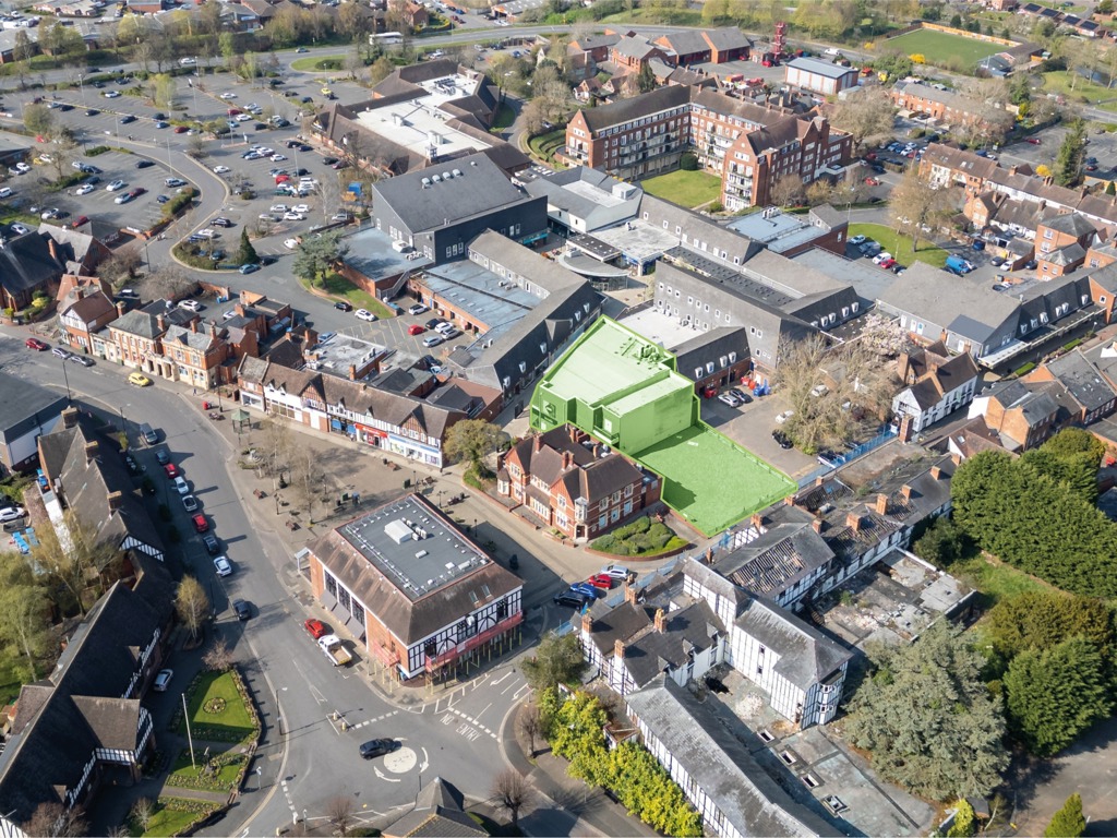 Unit 24, No.24 St Andrews Square Shopping Centre, Droitwich Spa, Worcestershire, WR9 8HE