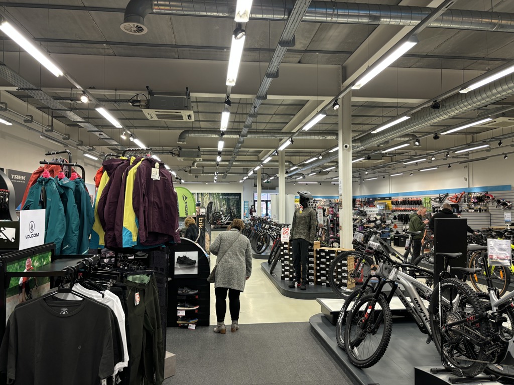 Unit 5 Astle Retail Park, West Bromwich, West Midlands, B70 8NS