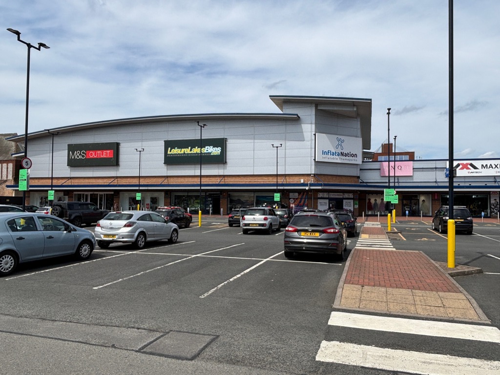 Unit 5 Astle Retail Park, West Bromwich, West Midlands, B70 8NS