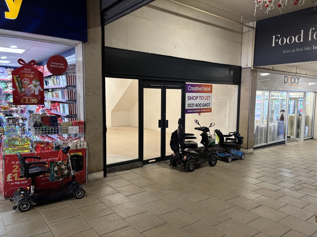 Unit 7, No.44 St Andrews Square Shopping Centre, Droitwich Spa, Worcestershire, WR9 8HE
