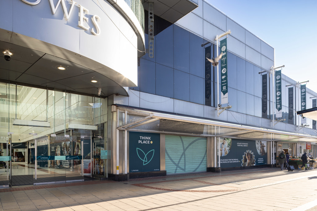 Unit 31-33, The Marlowes Centre, Marlowes, Hemel Hempstead, Hertfordshire, HP1 1DX