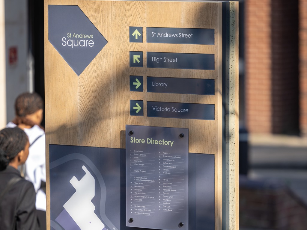 Unit 5, No.48 St Andrews Square Shopping Centre, Droitwich Spa, Worcestershire, WR9 8HE