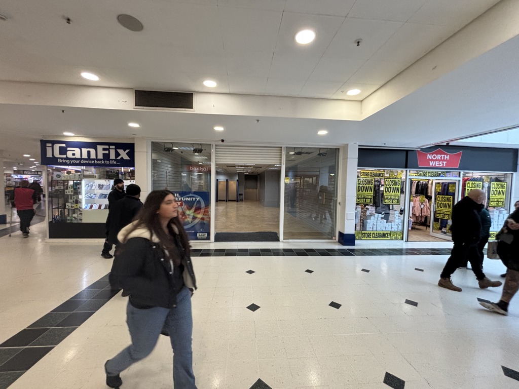 Unit 18, 31 Wulfrun Way, Wulfrun Shopping Centre, Wolverhampton, WV1 3HH