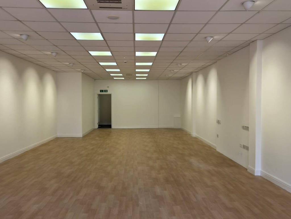 Unit 12, Moor Centre, Brierley Hill, West Midlands, DY5 3AH